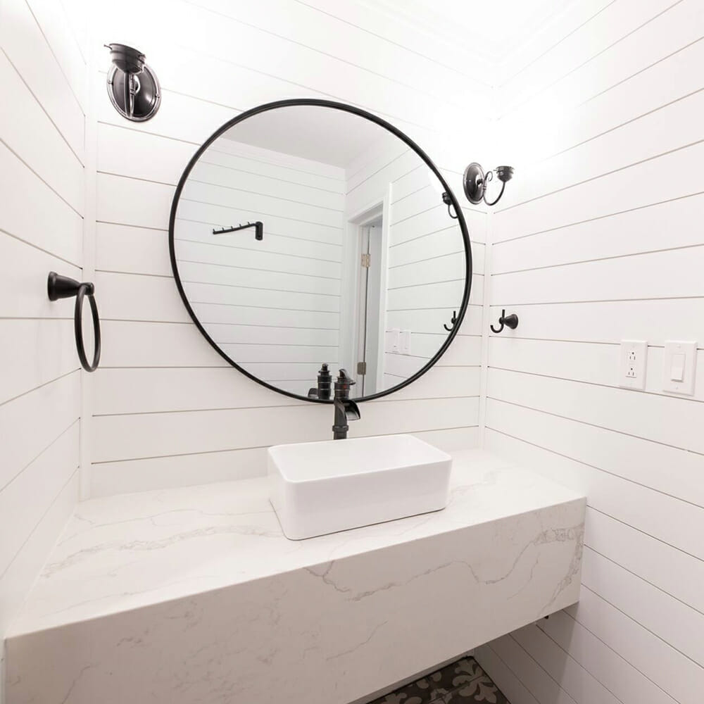 big Texan airbnb Bathroom